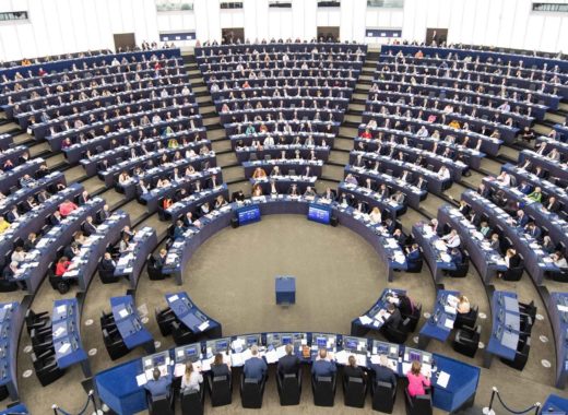 Eurodiputados piden prohibir el comercio del oro venezolano en la UE