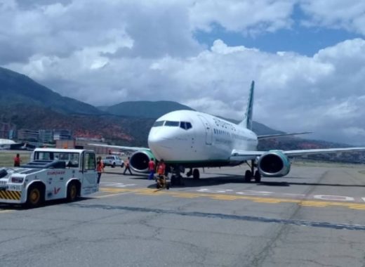 Reanudan aterrizajes en Maiquetía tras suspensión por avión accidentado