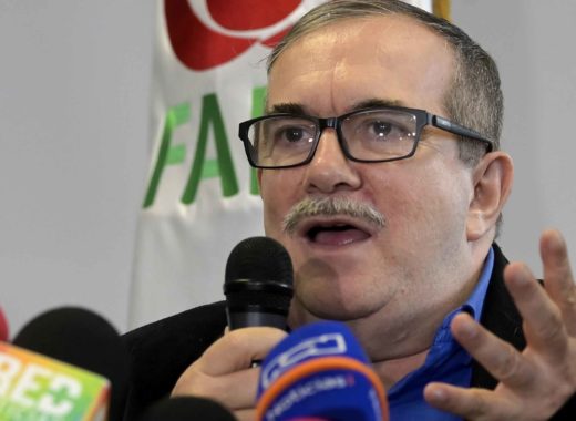 Frustran atentado contra "Timochenko", líder máximo de exguerrilla FARC