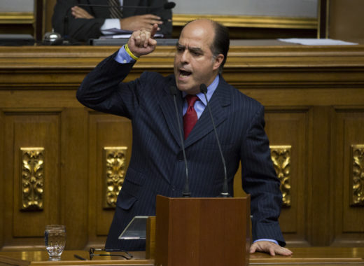 Julio Borges se aleja de Guaidó y dice que "el gobierno interino debe desaparecer"