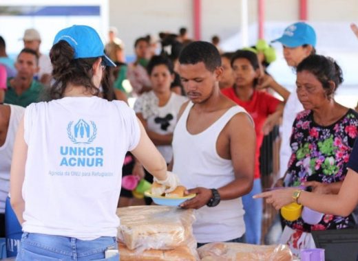 ¿Cuáles son las oficinas de Acnur en Colombia que atienden a migrantes venezolanos?