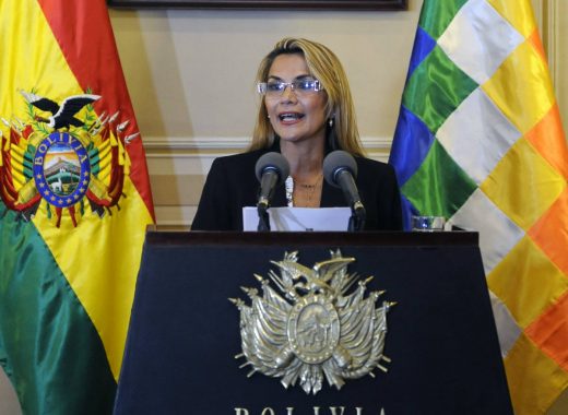 Presidenta interina de Bolivia firmará ley para convocar elecciones