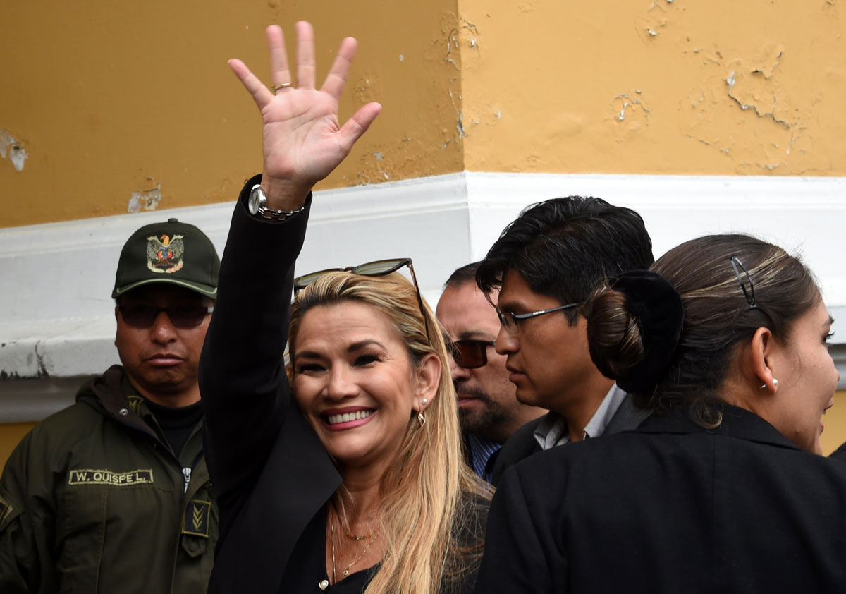 Añez espera asumir la presidenta interina de Bolivia