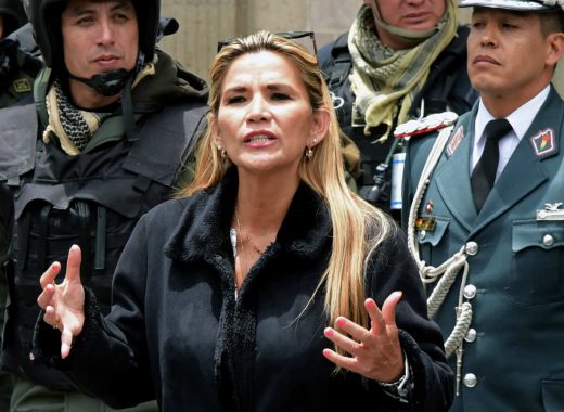 Jeanine Áñez, presidenta de Bolivia. Foto: Aizar Raldes / AFP