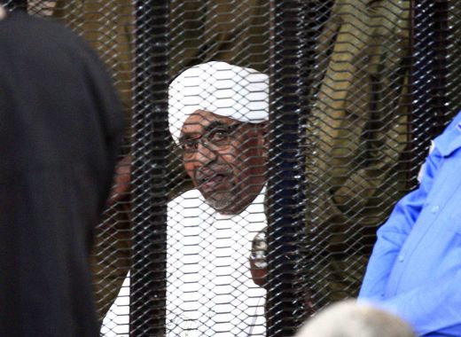 Expresidente sudanés al Bashir condenado a dos años por corrupción