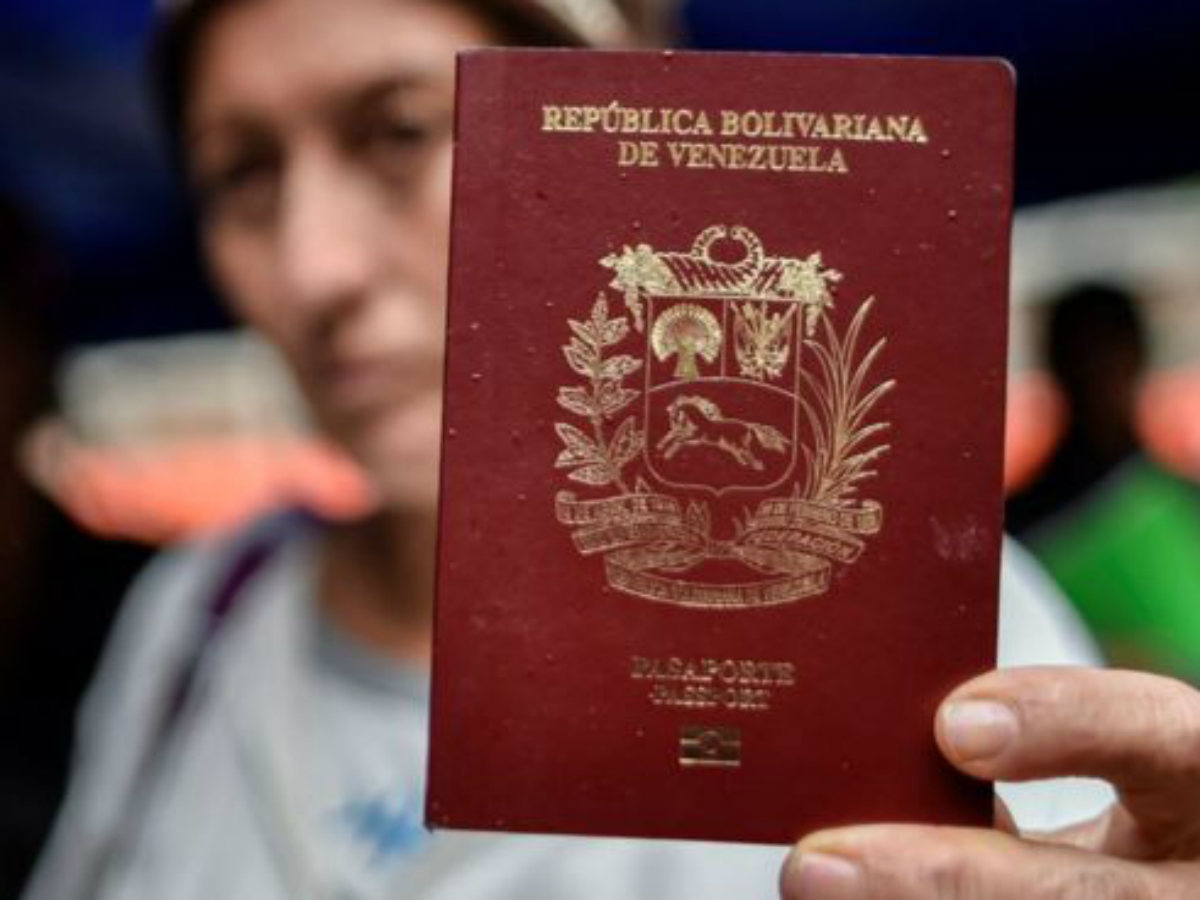 precio del Pasaporte venezolano. Archivo
