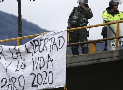 Colombia regresa a las calles entre cacerolazos y bloqueo de transporte