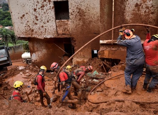 Sube a 37 número de muertos por intensas lluvias en Brasil