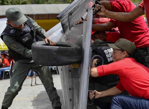 La milicia: un cuerpo innecesario para Venezuela, pero vital para el chavismo