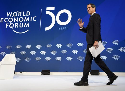 Guaidó en Davos: "Solos no podemos"