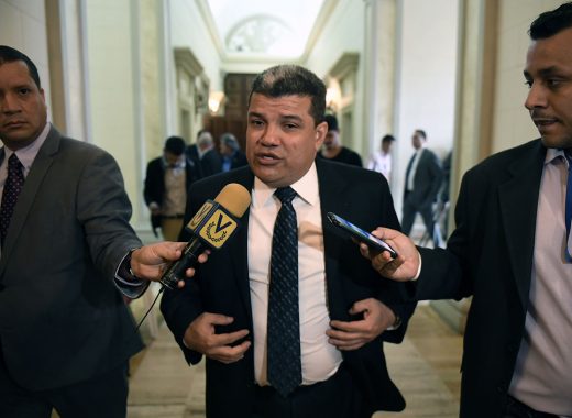 Luis Parra se asume el despacho de la presidencia de la AN