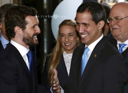 Guaidó se reúne con Pablo Casado en su llegada a Madrid