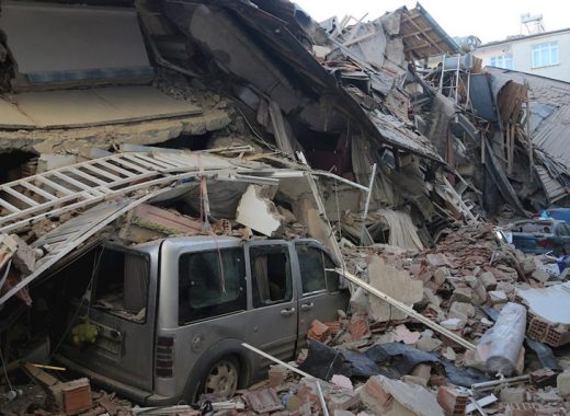 Sismo de magnitud 6,8 en Turquía deja más de 20 muertos
