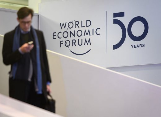 Davos cumple 50 años intentado cambiar su imagen