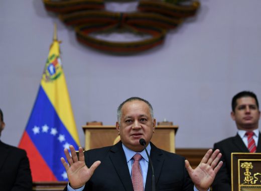 Diosdado Cabello ordena bloqueo al Palacio Federal Legislativo
