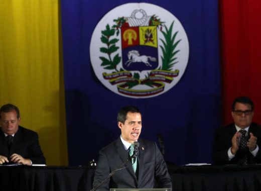Guaidó firmó convenio con la OPS para administrar ayuda humanitaria