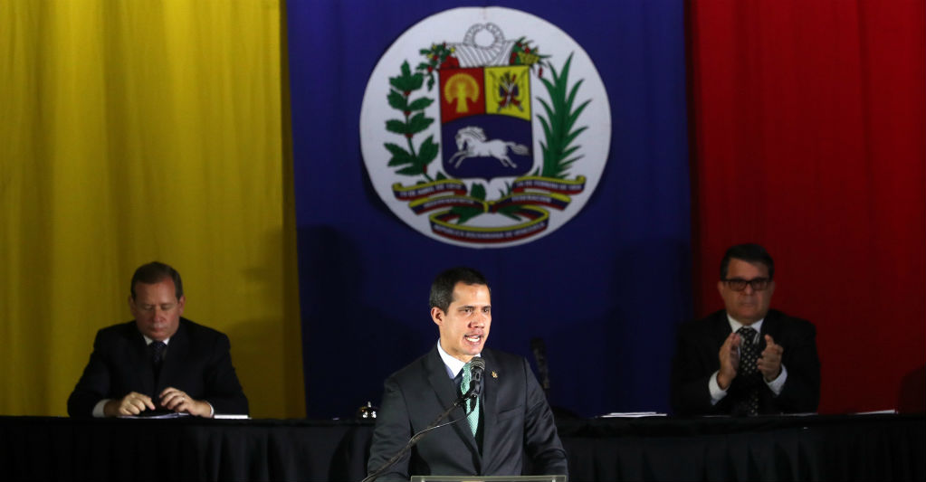 Guaidó firmó convenio con la OPS para administrar ayuda humanitaria
