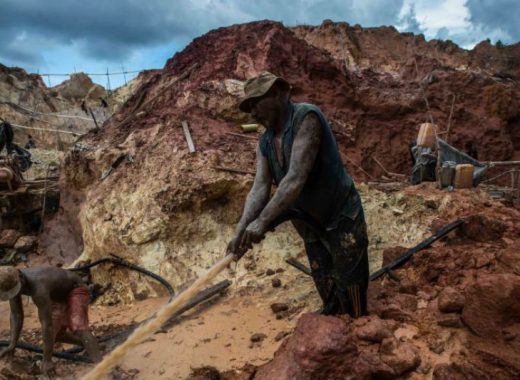 HRW: Chavismo controla y consiente minería ilegal en Venezuela