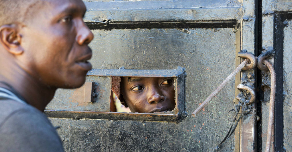 Mueren 15 niños al incendiarse orfanato en Haití