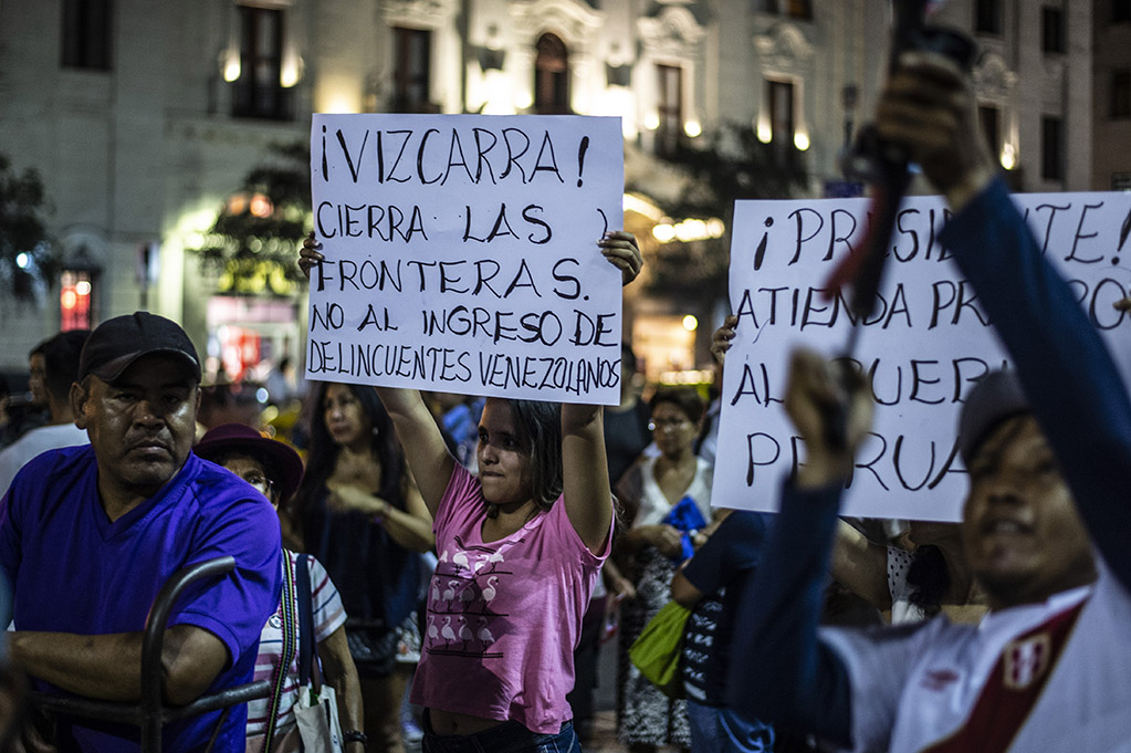 Peruanos protestan en Lima por migración de venezolanos