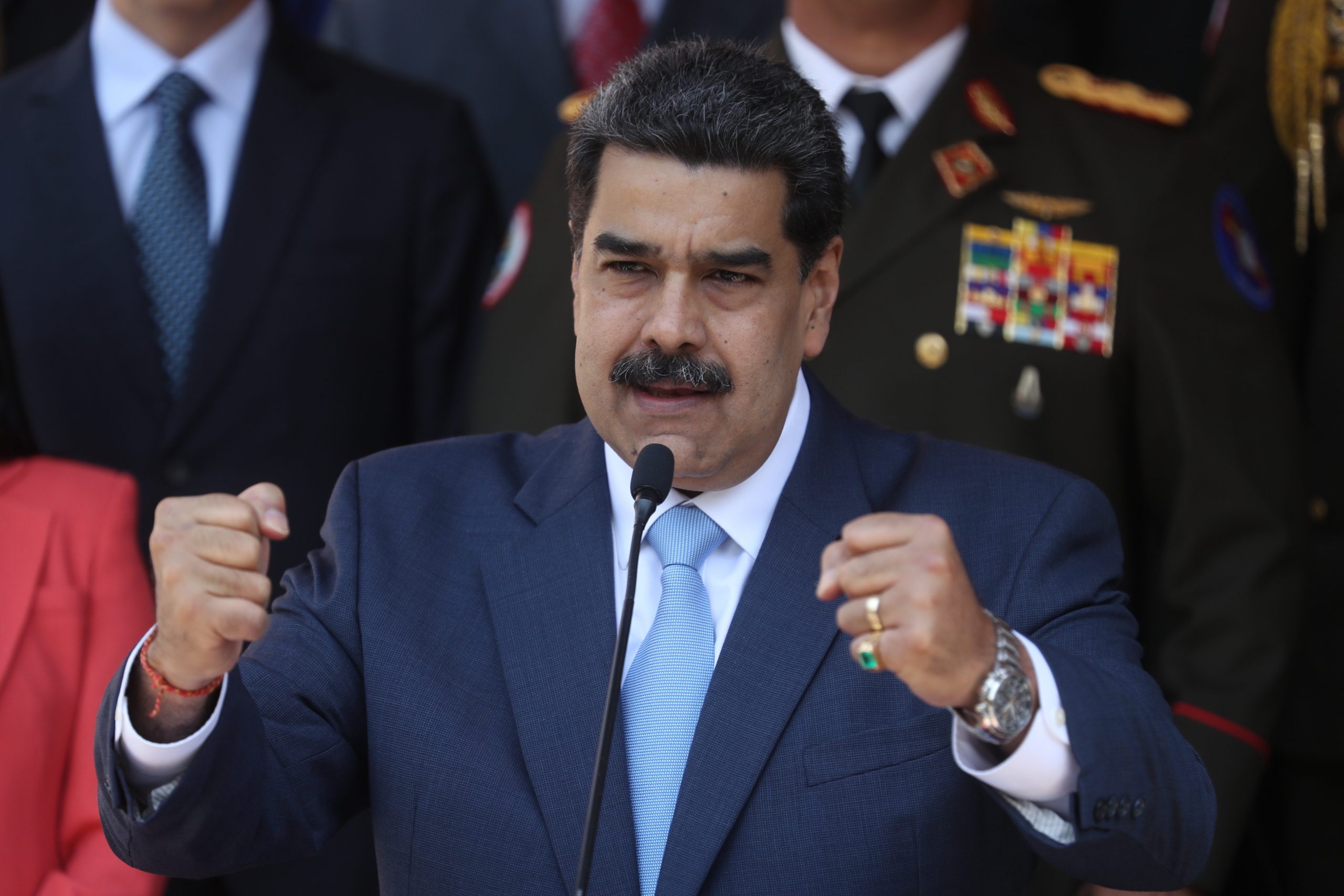 Maduro: Venezuela suspende vuelos provenientes de Europa y de Colombia por un mes