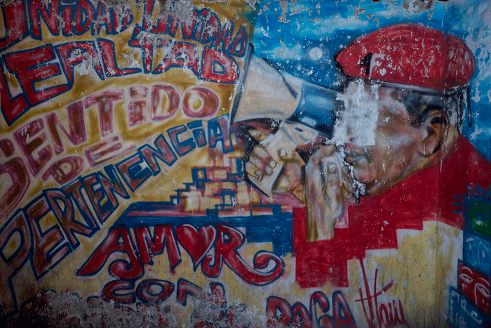 Muro deteriorado de Chávez. Foto: EFE