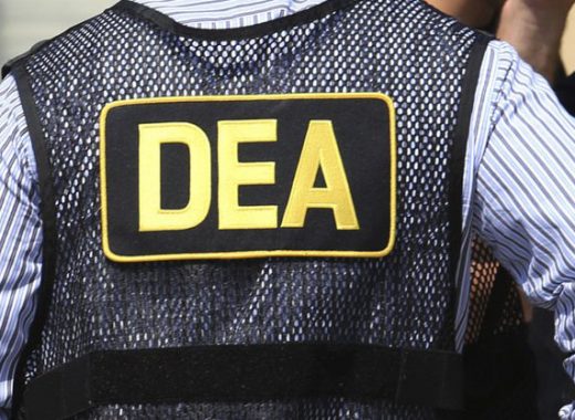 Investigan exsupervisor de DEA por filtraciones a narcotraficantes