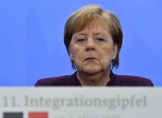 Merkel: Es inaceptable que Turquía presione con refugiados