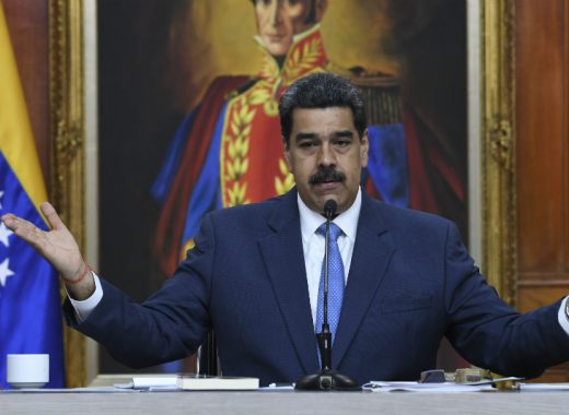 Maduro pide apoyo ante acoso de Estados Unidos