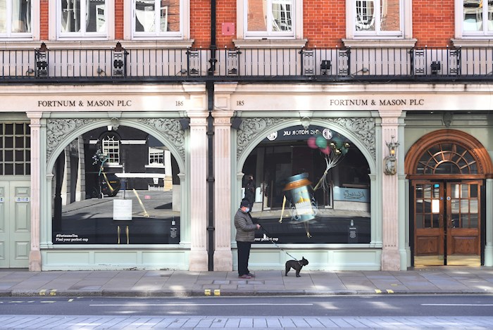 Un Fortnum & Mason inusualmente tranquilo en Londres, Gran Bretaña, 24 de marzo de 2020. 
