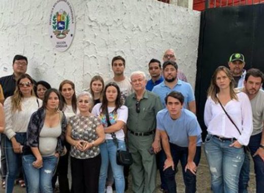 Grupo de venezolanos varados en Dominicana logra vuelo humanitario