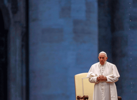 Papa honra a los "santos" que luchan contra la pandemia