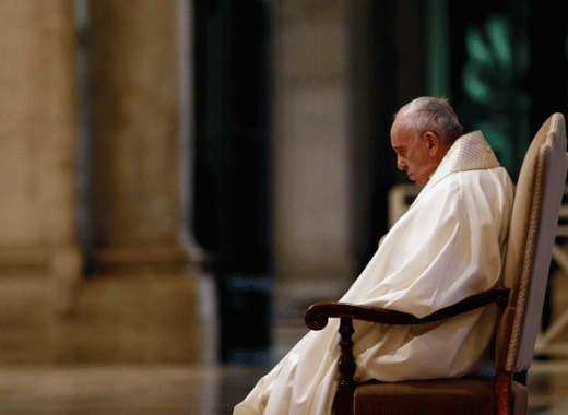 Papa critica a quien negocia con necesitados durante la pandemia