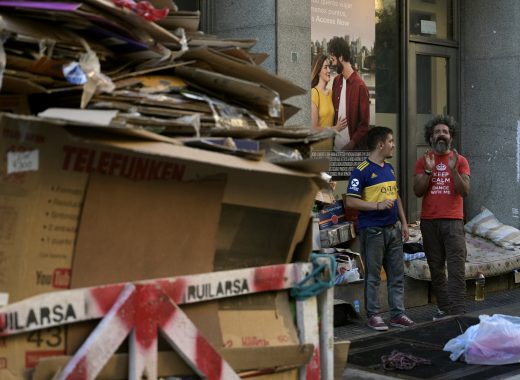 Los sin techo siguen en las calles de Buenos Aires expuestos al virus