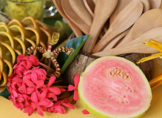 5 beneficios de la guayaba, la fruta millonaria en vitamina C