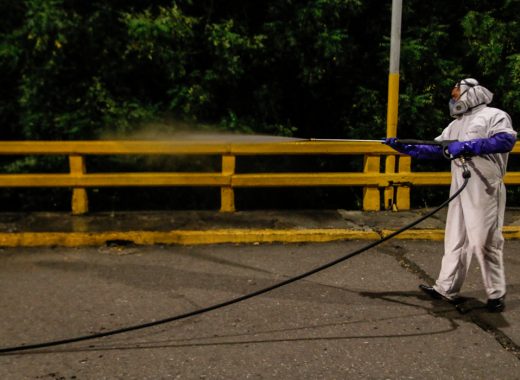 Frontera legal entre Venezuela y Colombia abre para comercio binacional