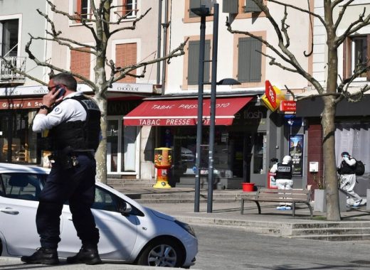 Presunto terrorista asesinó a dos transeúntes en Francia