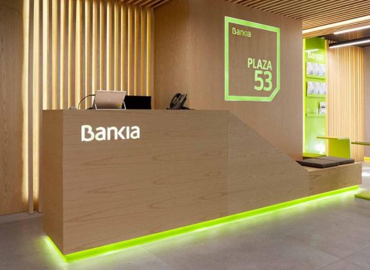 Bankia, el cuarto banco español, anunció retroceso de 54% en sus ganancias
