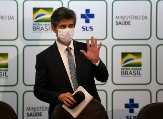 Brasil está a la deriva: renunció ministro de Salud