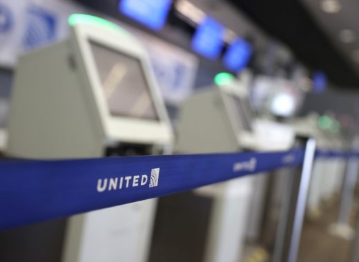 Aerolíneas American y United amenazan despedir a más de 30.000 empleados