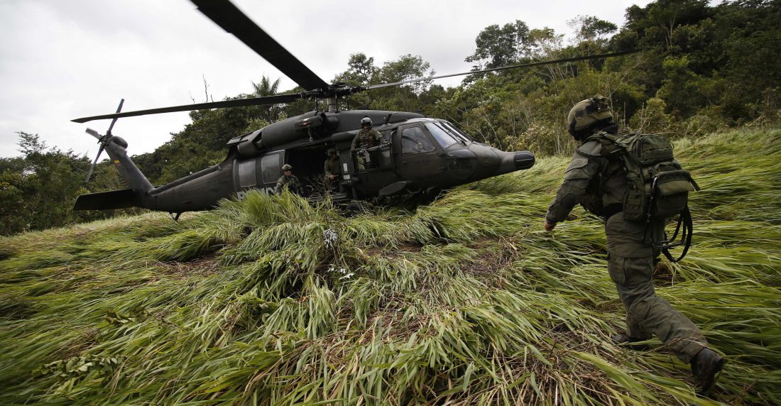 Nueve muertos y seis heridos en caída de helicóptero militar en Colombia
