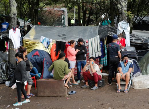 Venezolanos que acampaban en Bogotá serán trasladados a la frontera