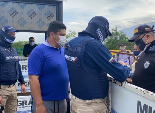 Migración Colombia expulsa a venezolano que atacó a un policía de Tocancipá