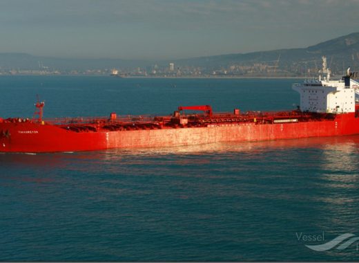 Confiscados cuatro barcos que traían gasolina de Irán a Venezuela