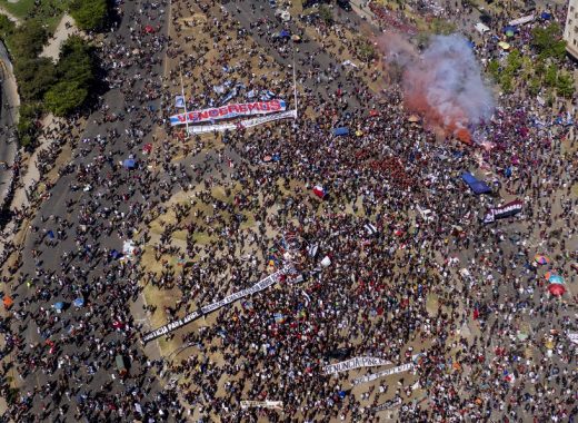 Chile se moviliza en el primer aniversario de las protestas