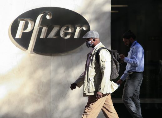 Pfizer firmó acuerdo para llevar la píldora anticovid a casi todo el mundo