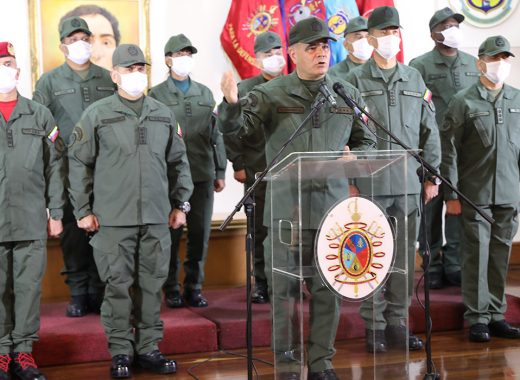 Vladimir Padrino denuncia que Colombia contactó a 538 oficiales para sabotear a la Fuerza Armada