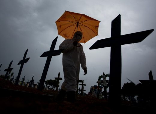 Brasil al borde del colapso, enfrenta la fase más mortífera por covid-19