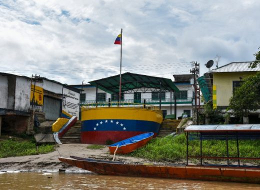 Crisis Group cuenta las amistades peligrosas de guerrillas colombianas en frontera venezolana