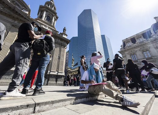 Economía de Chile pisa freno tras crecer 12% este año 2021, según Banco Central